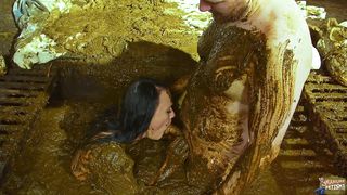 Betty and Frankys cowshit adventure - couple fucking