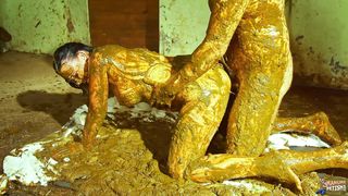 Betty and Frankys cowshit adventure - couple fucking