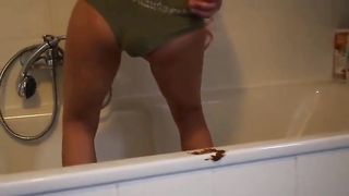 Pink haired babe shitting in panties