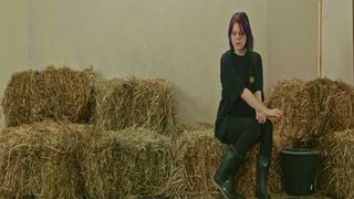 Niko masturbates in horse shit