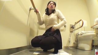 Same japanese girl that's pooping two times