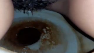 a latin girl shitting xd