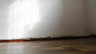 Sexy bubble butt bitch pooping on the floor