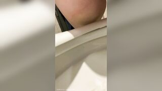 Hot poop closeup from naughty lady
