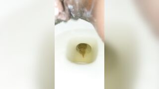 Dirty ebony lady piss and pooping
