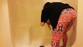Sexy big ass slut pooping in the toilet