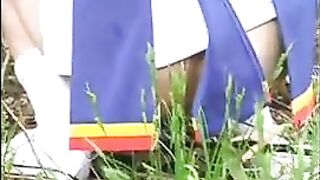 Amateur girl shits outdoor in the grass