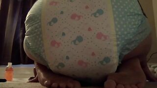 Big ass with big diaper and pooping