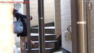 Sexy Japanese chick pooping nicely