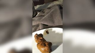 She is dropping her turd bombs from the barstool