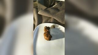 She is dropping her turd bombs from the barstool