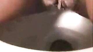 Hot closeup of sexy brunette milf poop
