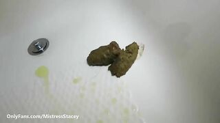 Chubby big black ass enjoying pooping dildo solo