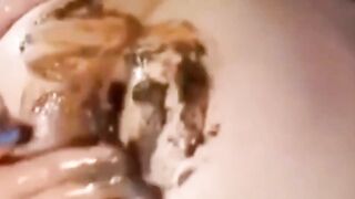 Hot ass fingered while pooping