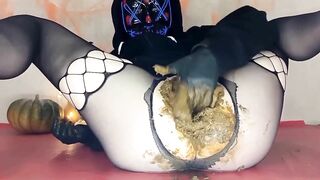 Halloween and hot scat play