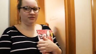 Sexy jogging girl has diarrhea problem