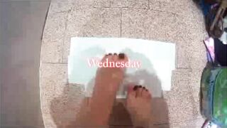 Sexy big ass lady heavy pooping