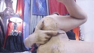 Shaved pussy ass fingering while pooping