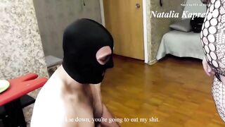 Slutty bbw pooping for the slave's food