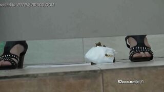 Voyeur video of woman pooping