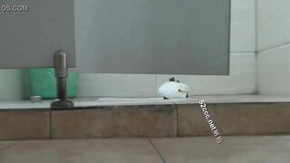 Voyeur video of woman pooping