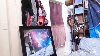 Tattooed bbw babe pisses and poops