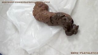 Chubby amateur milf poops