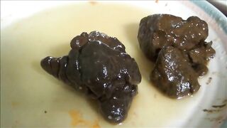 Sexy ass teen drops thick chunks