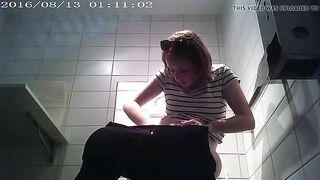 Amateur brunette lady poops at home