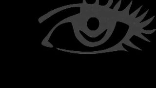 Curvy Japanese with fat ass pooping in toilet