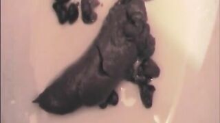 Hairy lady pissing and pooping