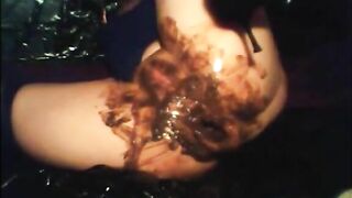 Showing her pooping messy asshole