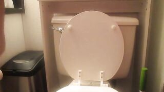 Gorgeous teen with pink shaved pussy masturbates while pooping