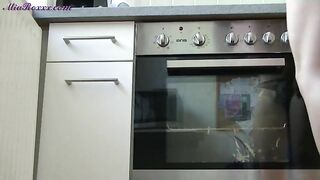 Pink sexy haired babe teasing and pooping