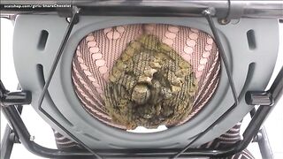 Big lovely ass babe in pantyhose teasing and pooping