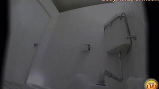 HOT Jap chick pooping in the toilet