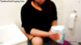 Mature chubby babe pooping