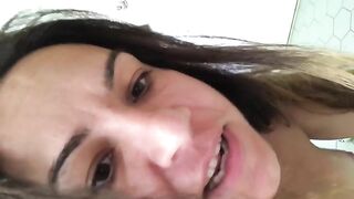 Chubby girl with chubby ass poops