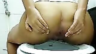 Classic big ass scat babe poops