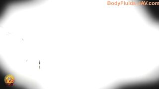 Seductive brunette Japanese chick caught pooping