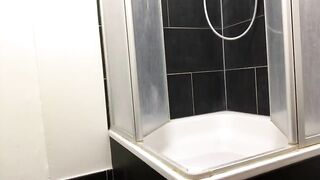 Hot naked chick poop smear in the shower