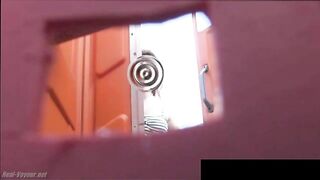 Hot big booty hidden cam poop recording