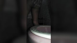 Gorgeous Thai pooping girl