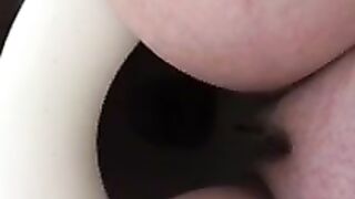Chubby fat pussy wife pooping