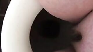 Chubby fat pussy wife pooping