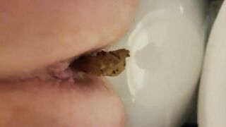 Big butt lady quality pooping video