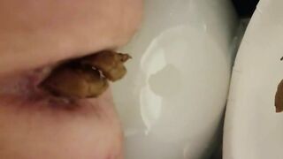 Big butt lady quality pooping video