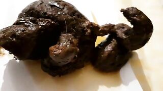 Hot Phat booty lady pooping