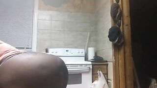 BBW lady and her hot pooping booty