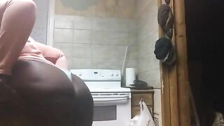 BBW lady and her hot pooping booty